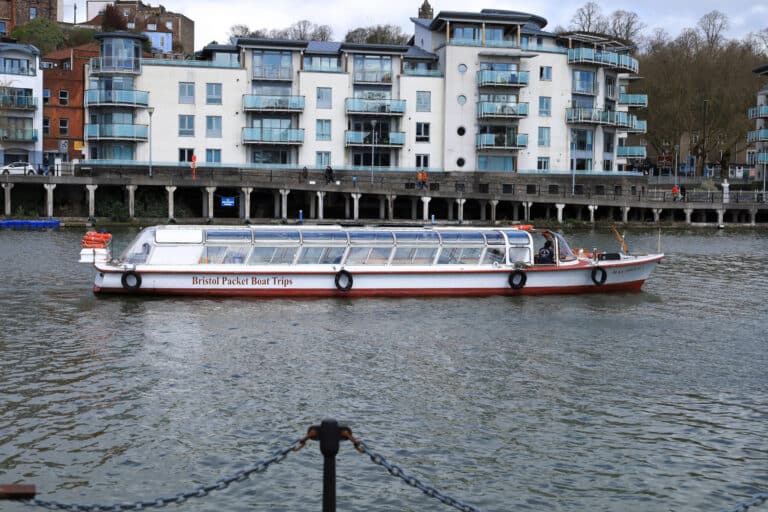 Bristol,,England-,March,29,,2024:,Recreational,Boat,Crossing,The,Avon